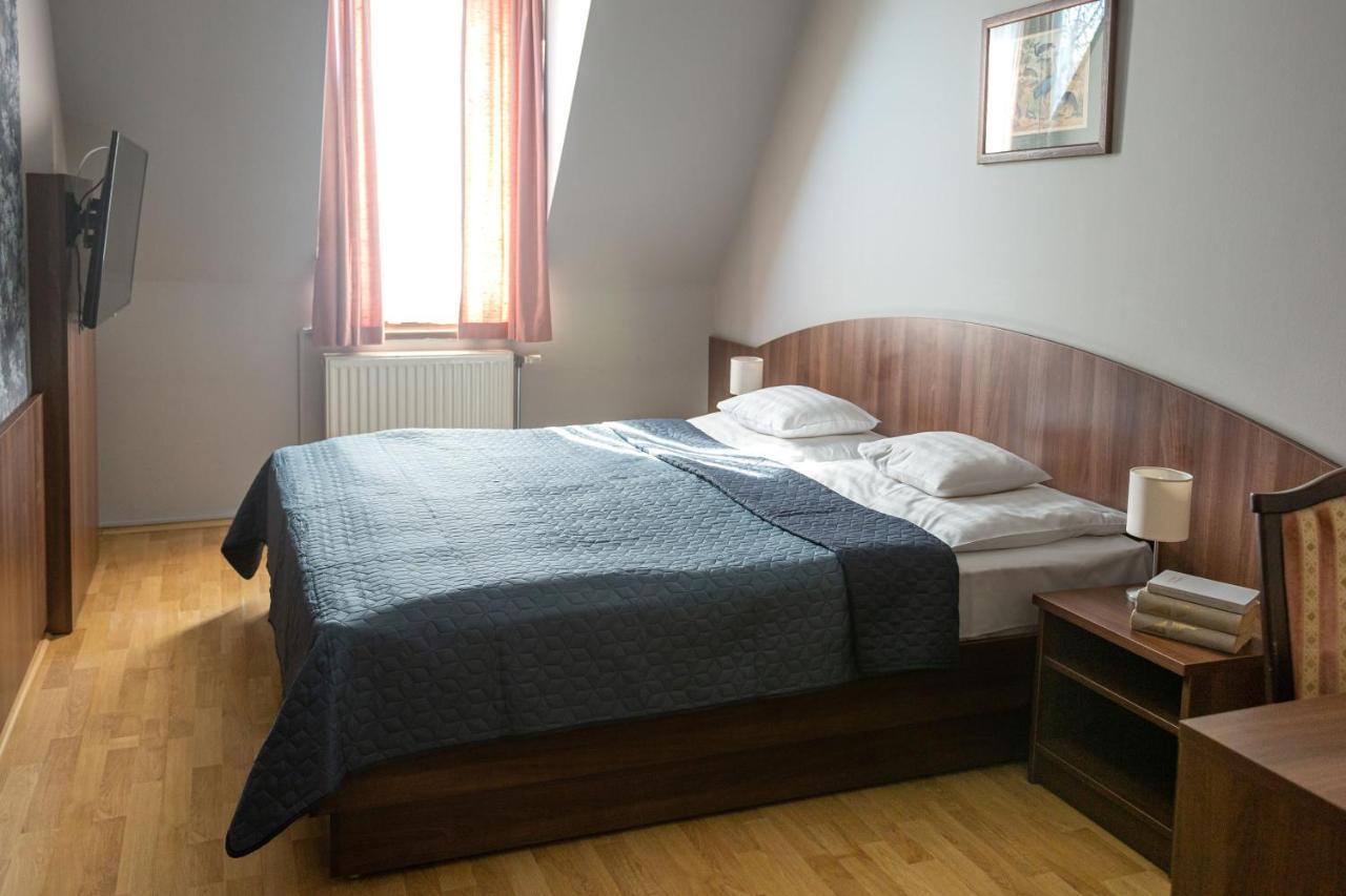 Bed and Breakfast Tercia Hubertus Panzió Sopron Exterior foto